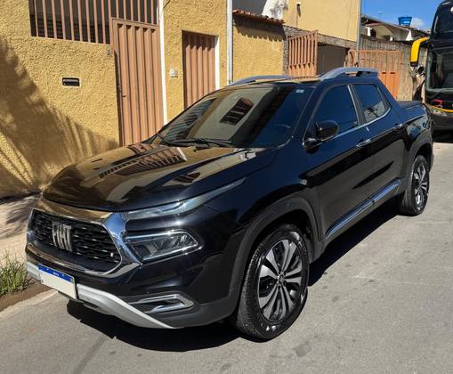 FIAT TORO 2.2 TURBO DIESEL VOLCANO 4WD AT9 FIAT TORO 2.2 TURBO DIESEL VOLCANO 4WD AT9